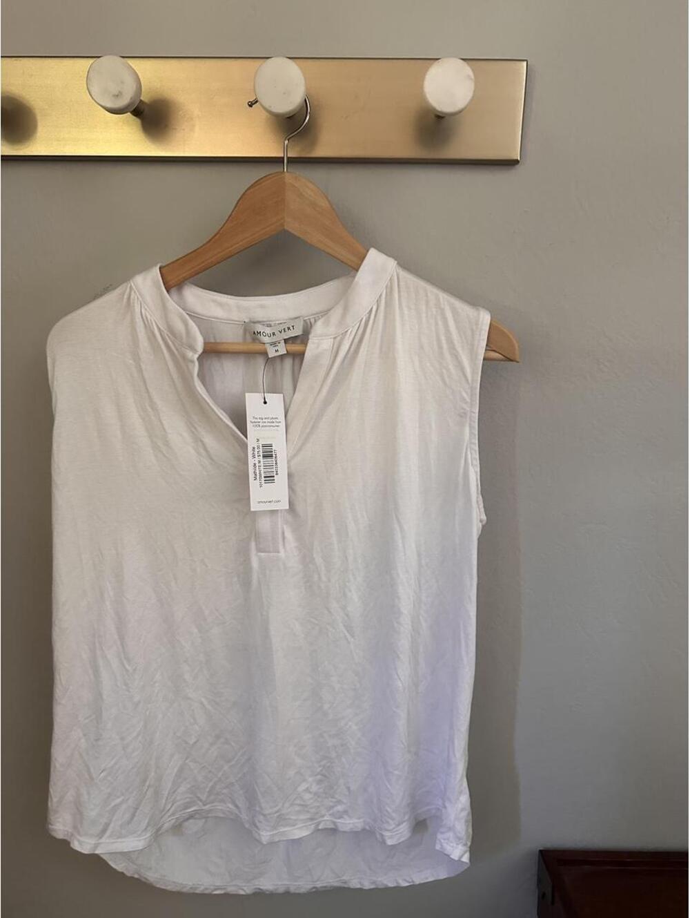 Amour Vert Women's White Vests-tanks-cami